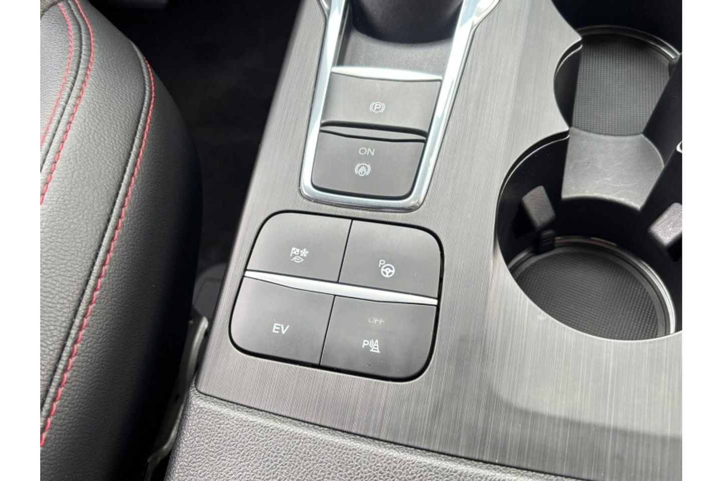 Ford Kuga 2.5 PHEV 225PK ST-LINE NORDIC AIRCO NAVI PDC-CAMERA.