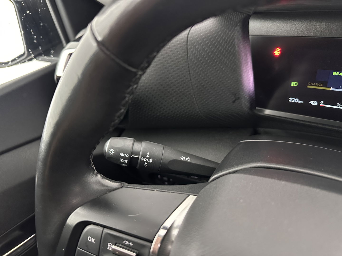 Citroën Ë-C4 Shine Pack Business 50 kWh [ 3-Fase ] {SOH-94%} (INCL.BTW) *PANO | HEAD-UP | LEATHER | FULL-LED | VIRTUAL-COCKPIT | KEYLESS | DAB+ | NAVI-FULLMAP | ECC | PDC | CRUISE | 18''ALU*