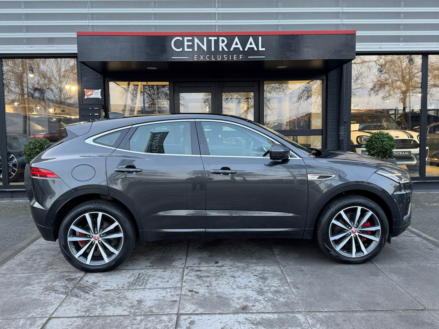 Jaguar E-Pace 1.5 P300e AWD R-Dynamic HSE Pano|Memory|Meridian|Carplay|310PK|Camera
