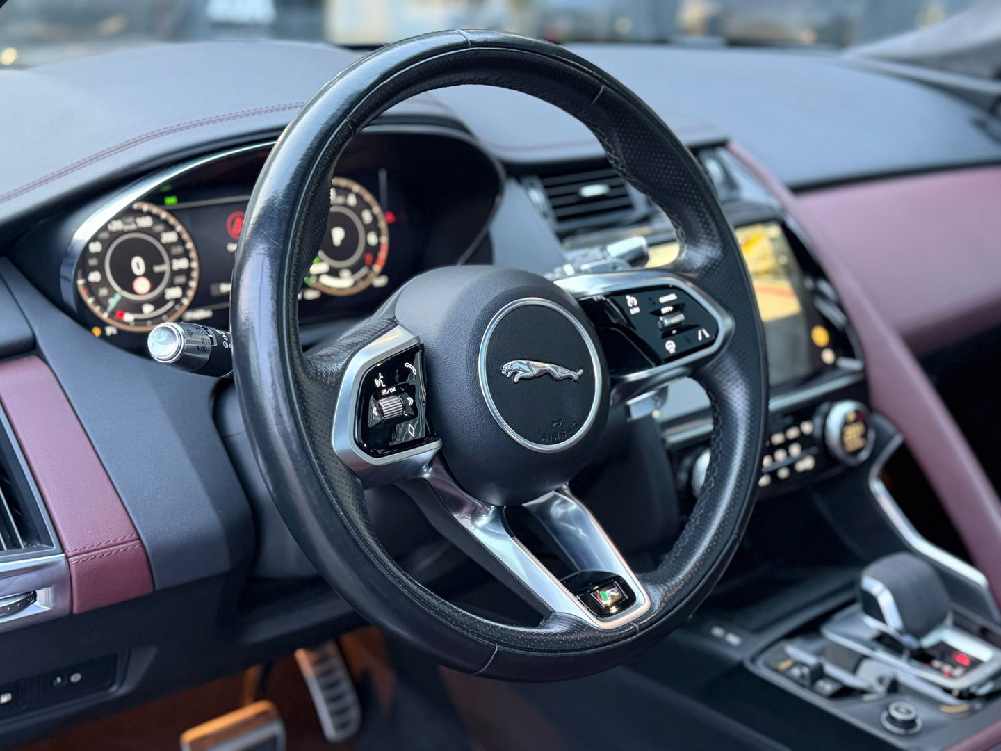 Jaguar E-Pace 1.5 P300e AWD R-Dynamic HSE Pano|Memory|Meridian|Carplay|310PK|Camera