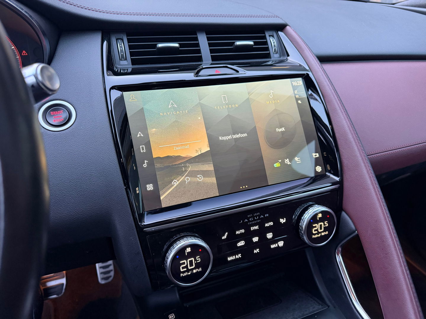 Jaguar E-Pace 1.5 P300e AWD R-Dynamic HSE Pano|Memory|Meridian|Carplay|310PK|Camera