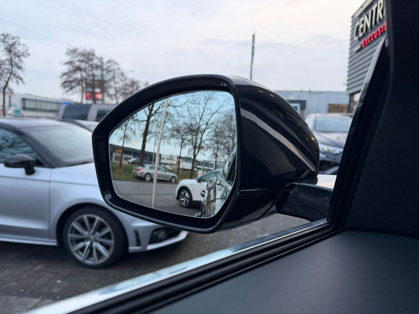 Jaguar E-Pace 1.5 P300e AWD R-Dynamic HSE Pano|Memory|Meridian|Carplay|310PK|Camera