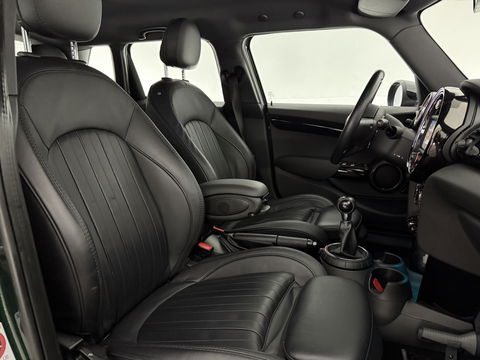 MINI Cooper 1.5 Cooper Chili Serious Business | Clima | Cruise | Navi | Parkeersens. | Keyless