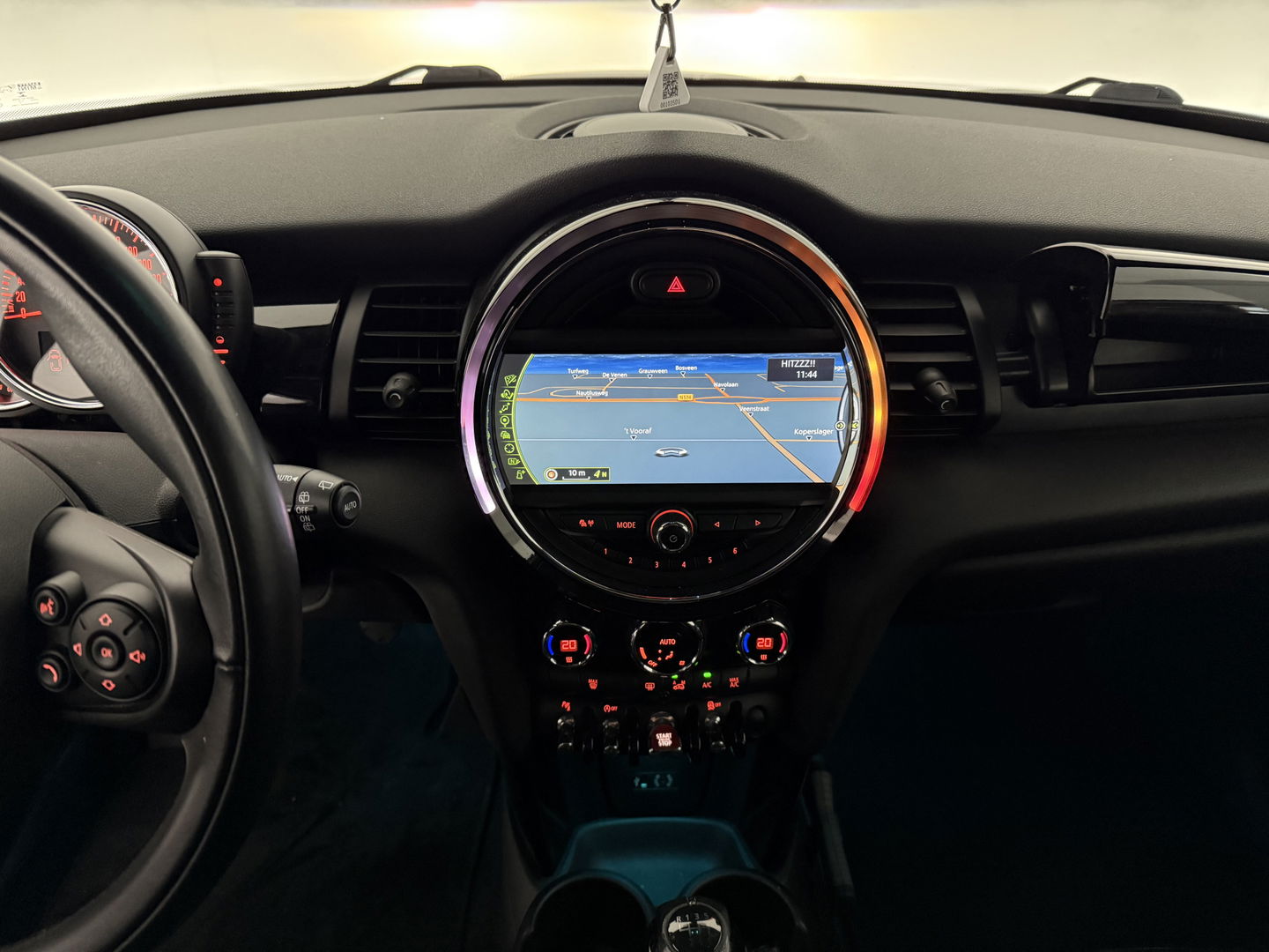 MINI Cooper 1.5 Cooper Chili Serious Business | Clima | Cruise | Navi | Parkeersens. | Keyless