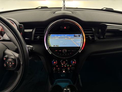 MINI Cooper 1.5 Cooper Chili Serious Business | Clima | Cruise | Navi | Parkeersens. | Keyless