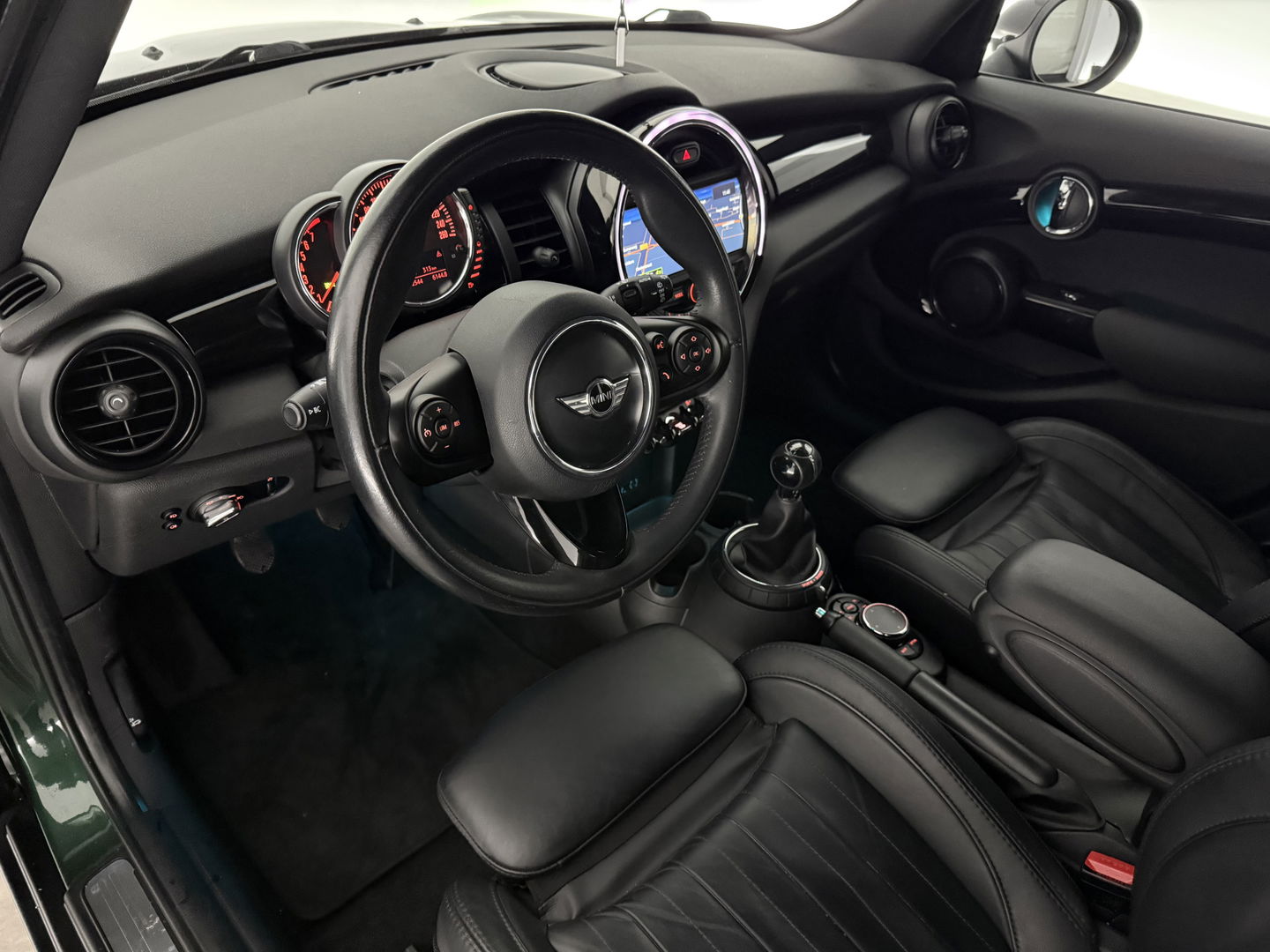 MINI Cooper 1.5 Cooper Chili Serious Business | Clima | Cruise | Navi | Parkeersens. | Keyless