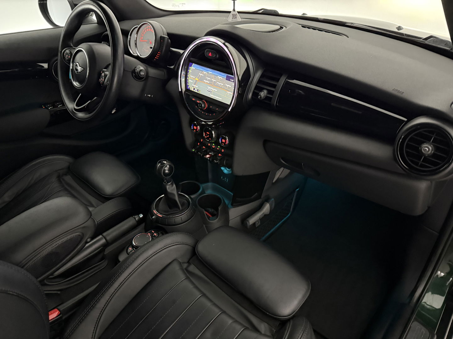 MINI Cooper 1.5 Cooper Chili Serious Business | Clima | Cruise | Navi | Parkeersens. | Keyless