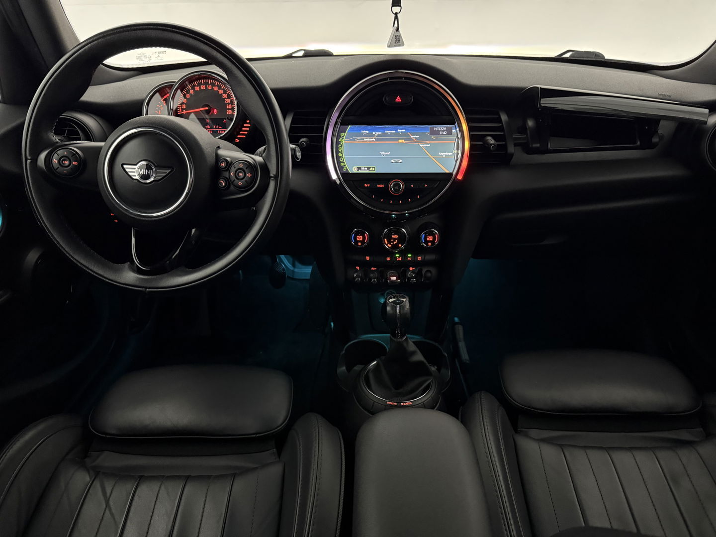 MINI Cooper 1.5 Cooper Chili Serious Business | Clima | Cruise | Navi | Parkeersens. | Keyless