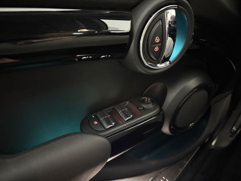 MINI Cooper 1.5 Cooper Chili Serious Business | Clima | Cruise | Navi | Parkeersens. | Keyless