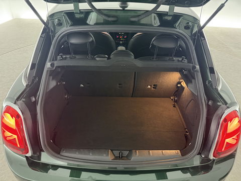 MINI Cooper 1.5 Cooper Chili Serious Business | Clima | Cruise | Navi | Parkeersens. | Keyless