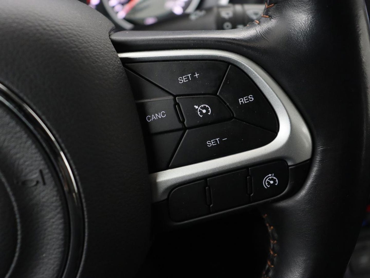 Jeep Compass 1.3T Longitude | Automaat | Trekhaak | Keyless | Carplay | Climate control | Parkeerhulp | Cruise control | DAB | Bluetooth