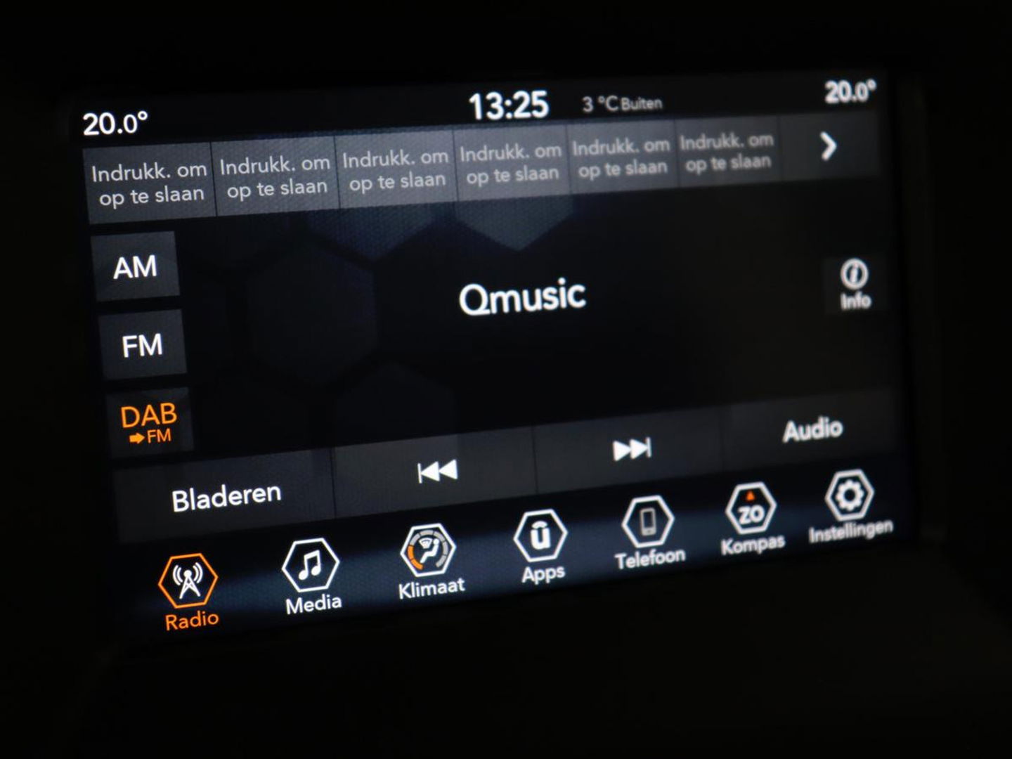 Jeep Compass 1.3T Longitude | Automaat | Trekhaak | Keyless | Carplay | Climate control | Parkeerhulp | Cruise control | DAB | Bluetooth