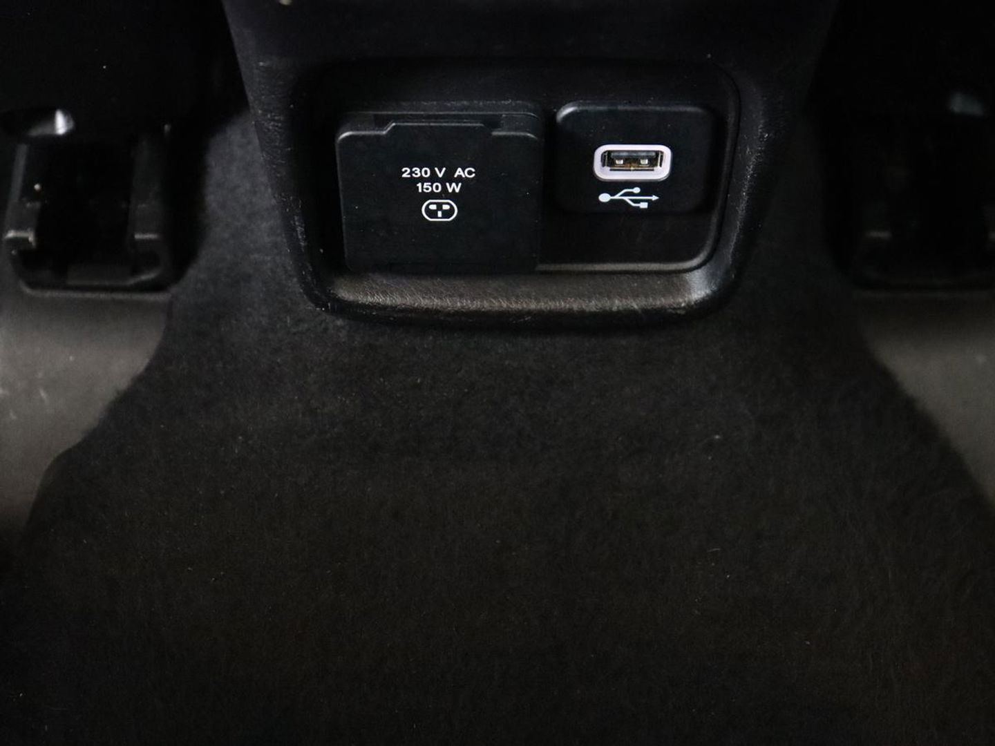 Jeep Compass 1.3T Longitude | Automaat | Trekhaak | Keyless | Carplay | Climate control | Parkeerhulp | Cruise control | DAB | Bluetooth