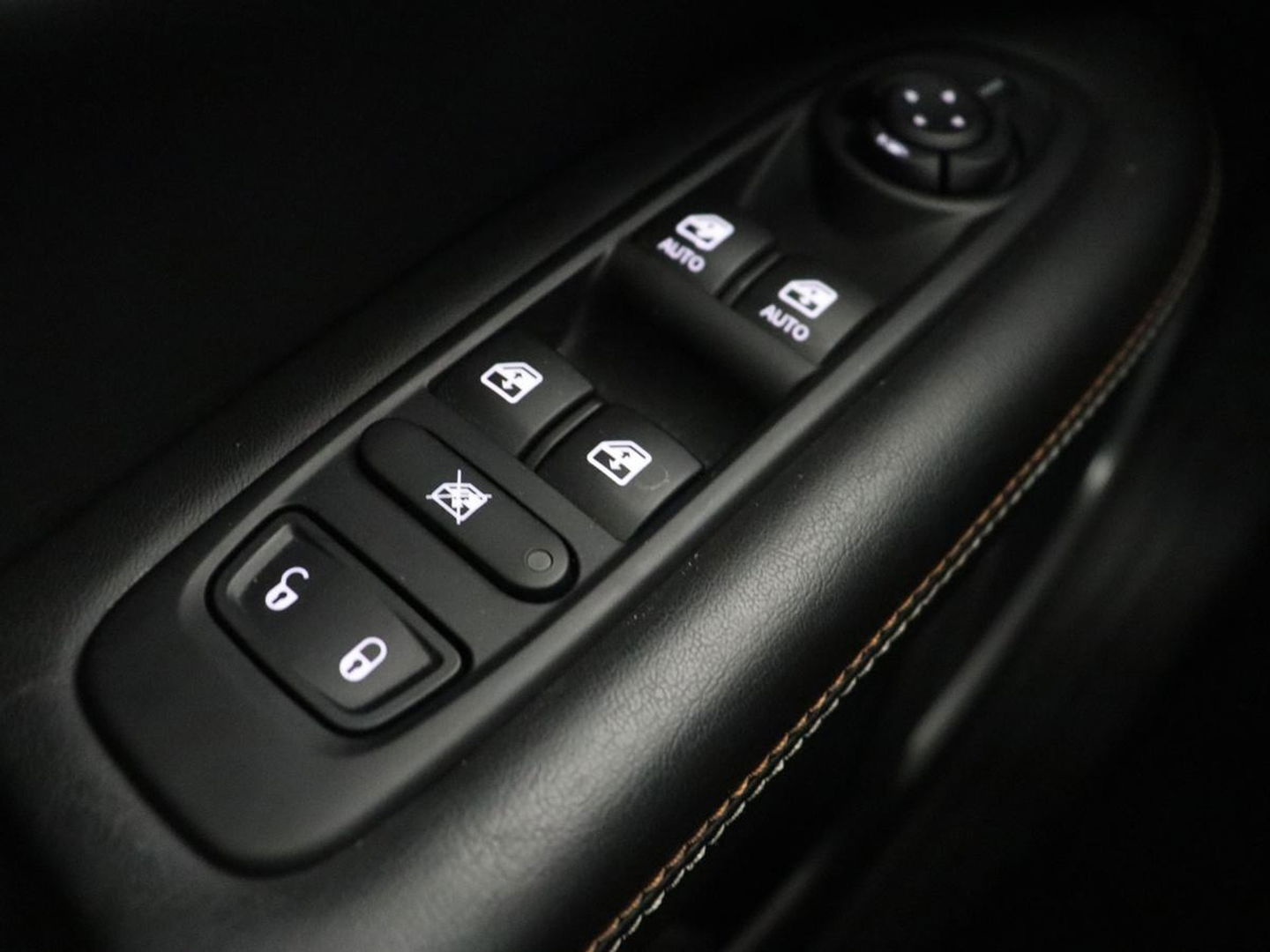 Jeep Compass 1.3T Longitude | Automaat | Trekhaak | Keyless | Carplay | Climate control | Parkeerhulp | Cruise control | DAB | Bluetooth