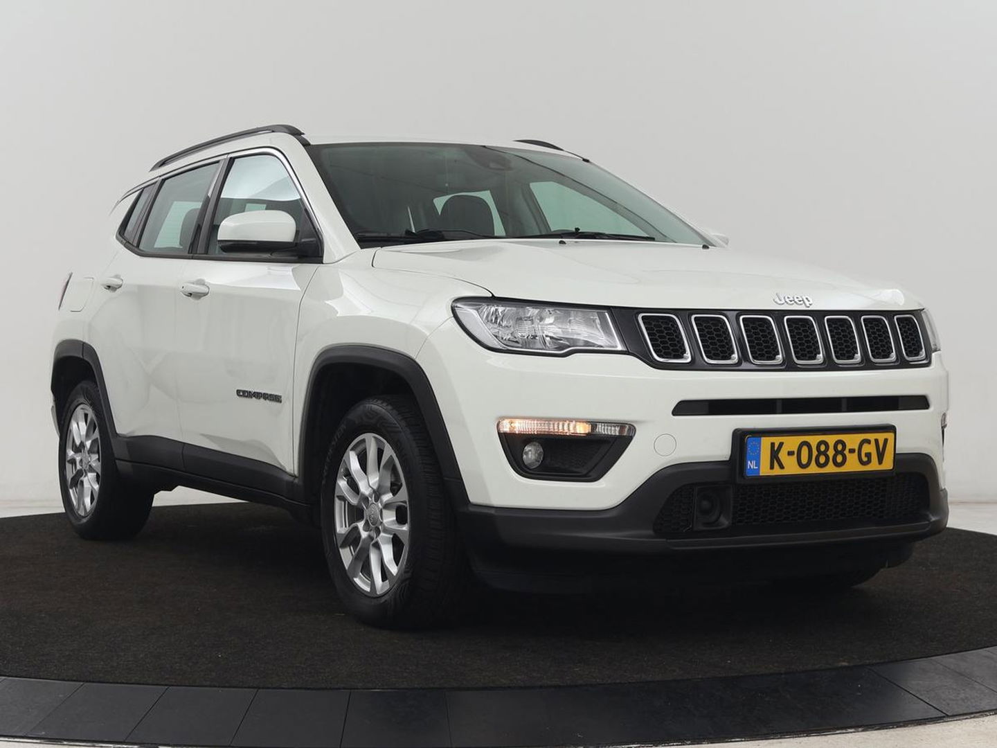 Jeep Compass 1.3T Longitude | Automaat | Trekhaak | Keyless | Carplay | Climate control | Parkeerhulp | Cruise control | DAB | Bluetooth