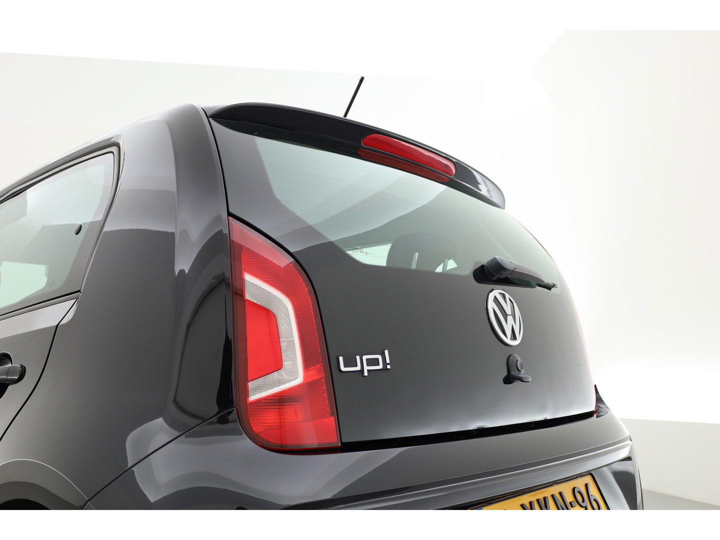 Volkswagen up! 1.0 move up! BlueMotion | Navigatie | Bluetooth | Airco | All Seasons