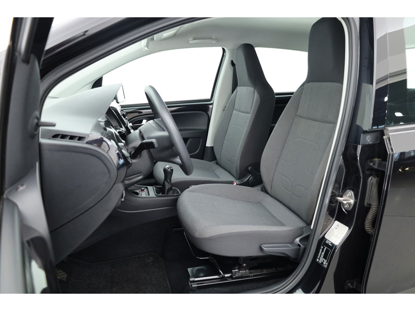 Volkswagen up! 1.0 move up! BlueMotion | Navigatie | Bluetooth | Airco | All Seasons