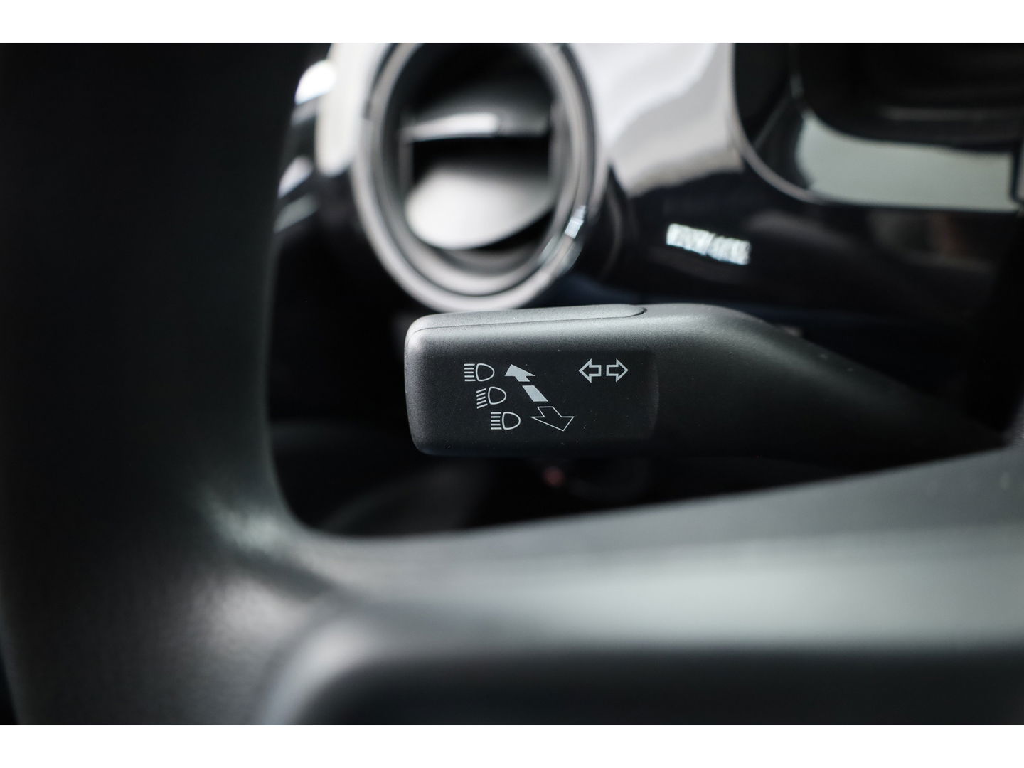 Volkswagen up! 1.0 move up! BlueMotion | Navigatie | Bluetooth | Airco | All Seasons