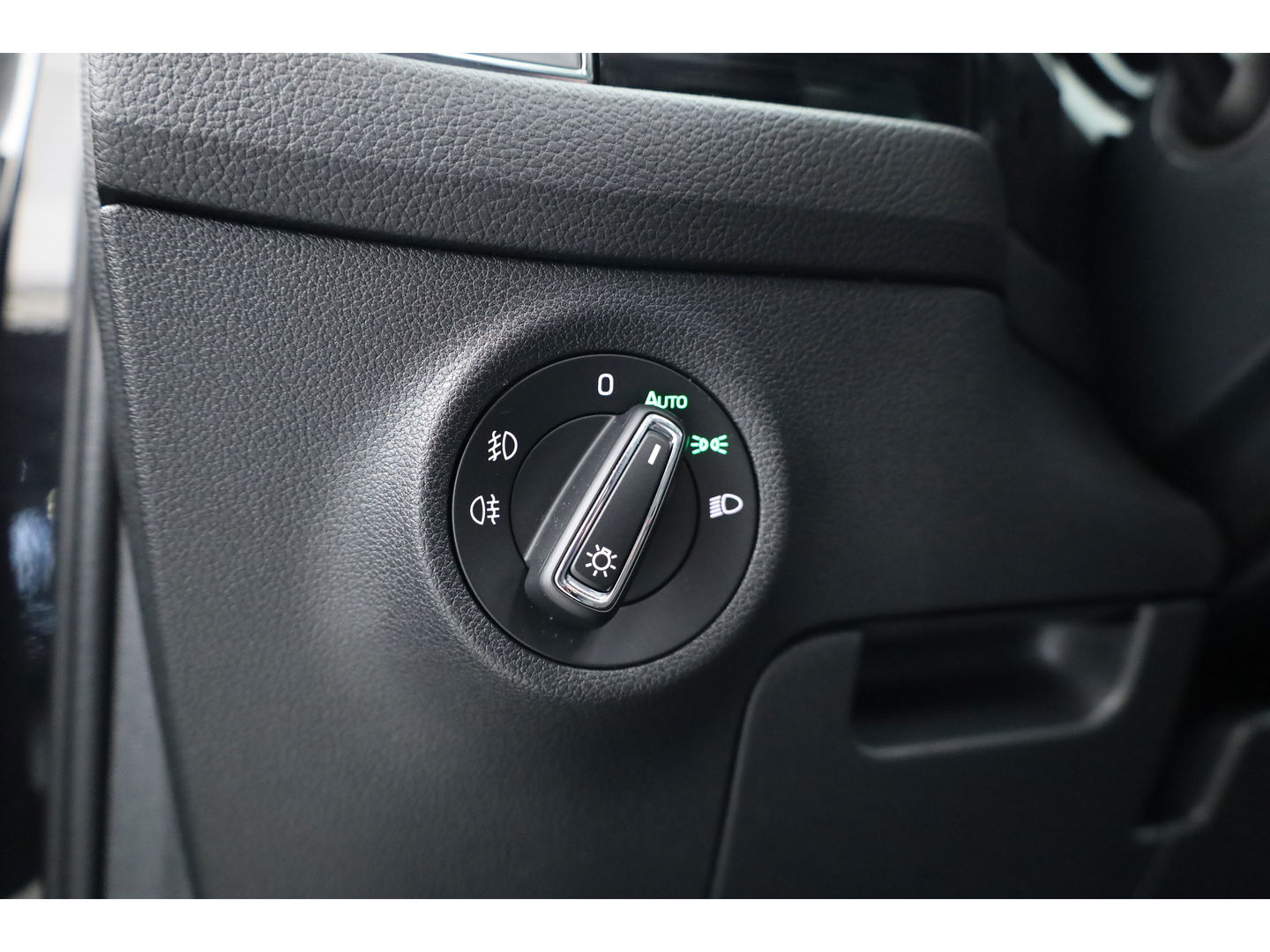 Škoda Kodiaq 1.5 TSI Style Business 7p. DSG | Pano | Camera | Trekhaak | Apple CarPlay | Dodehoekdet. | Stoelverw. | Keyless | Navi