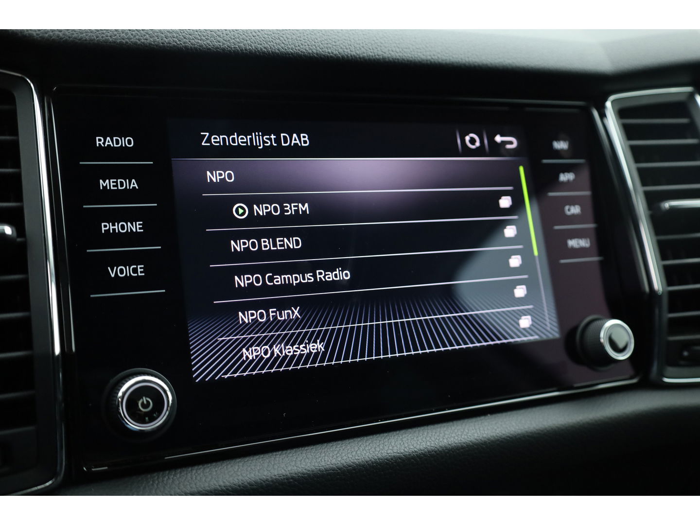 Škoda Kodiaq 1.5 TSI Style Business 7p. DSG | Pano | Camera | Trekhaak | Apple CarPlay | Dodehoekdet. | Stoelverw. | Keyless | Navi