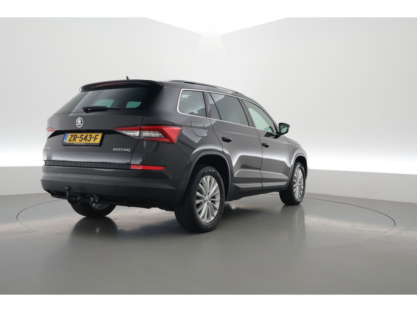 Škoda Kodiaq 1.5 TSI Style Business 7p. DSG | Pano | Camera | Trekhaak | Apple CarPlay | Dodehoekdet. | Stoelverw. | Keyless | Navi