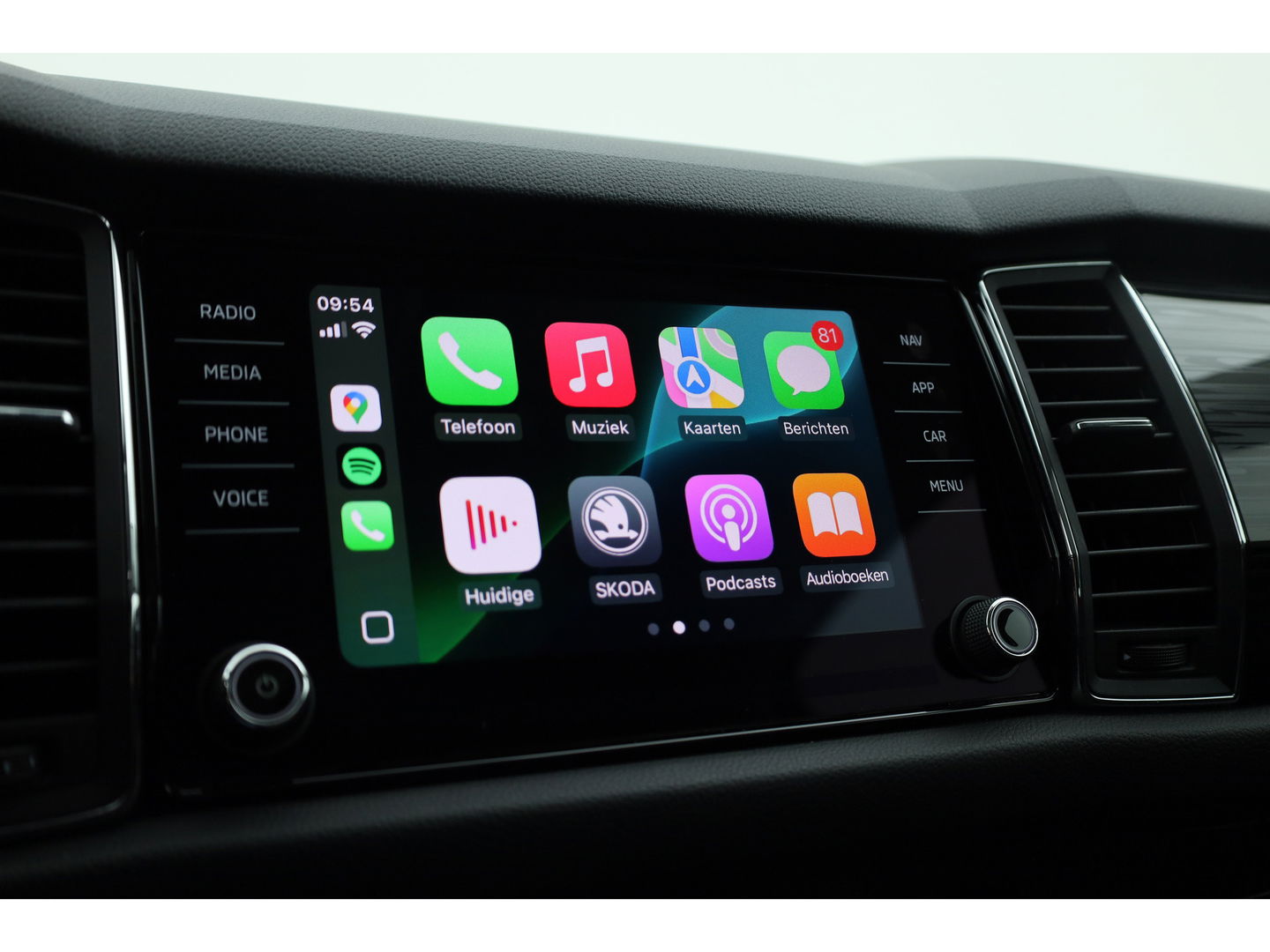 Škoda Kodiaq 1.5 TSI Style Business 7p. DSG | Pano | Camera | Trekhaak | Apple CarPlay | Dodehoekdet. | Stoelverw. | Keyless | Navi