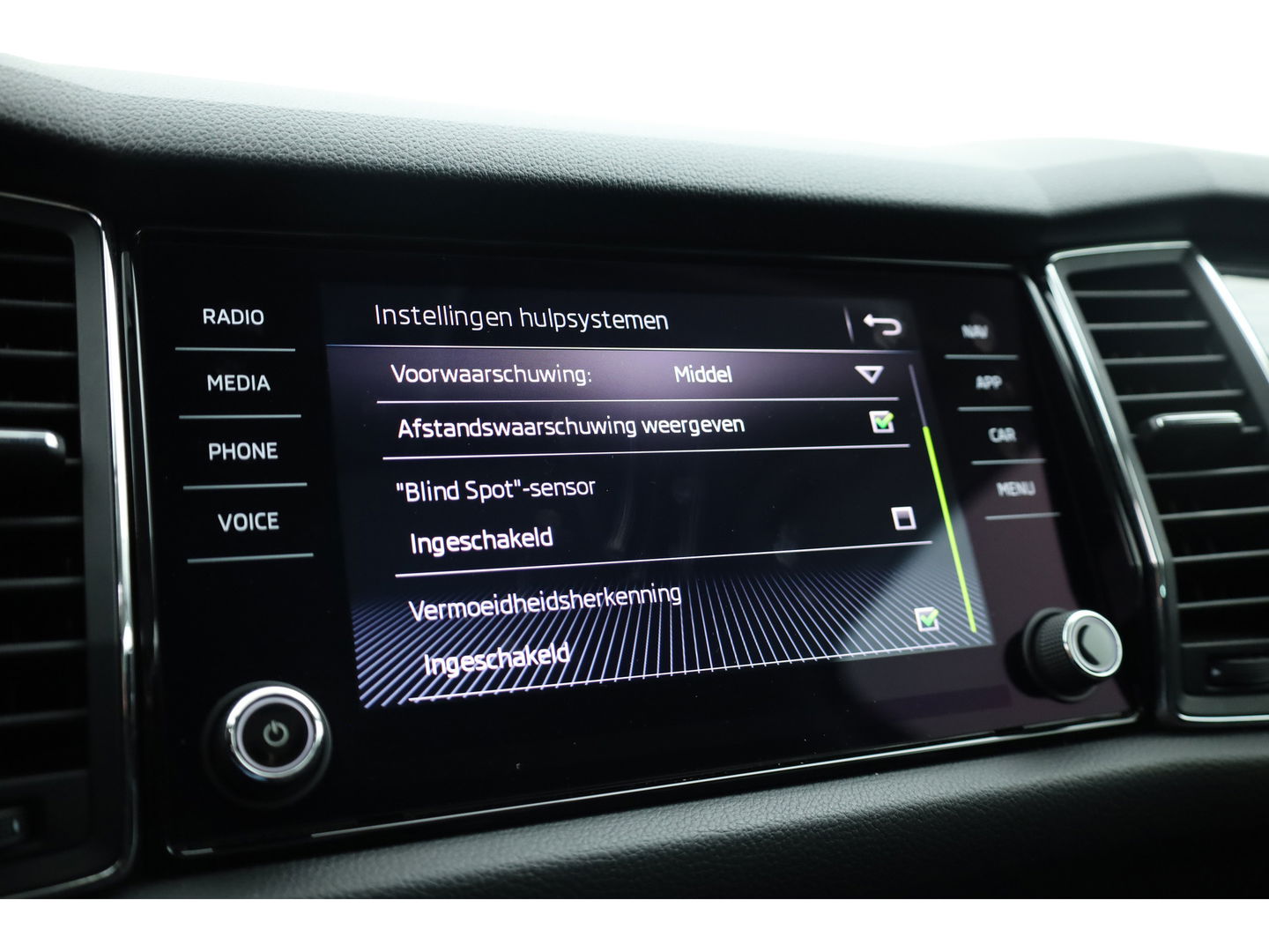 Škoda Kodiaq 1.5 TSI Style Business 7p. DSG | Pano | Camera | Trekhaak | Apple CarPlay | Dodehoekdet. | Stoelverw. | Keyless | Navi