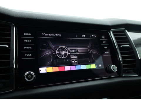 Škoda Kodiaq 1.5 TSI Style Business 7p. DSG | Pano | Camera | Trekhaak | Apple CarPlay | Dodehoekdet. | Stoelverw. | Keyless | Navi