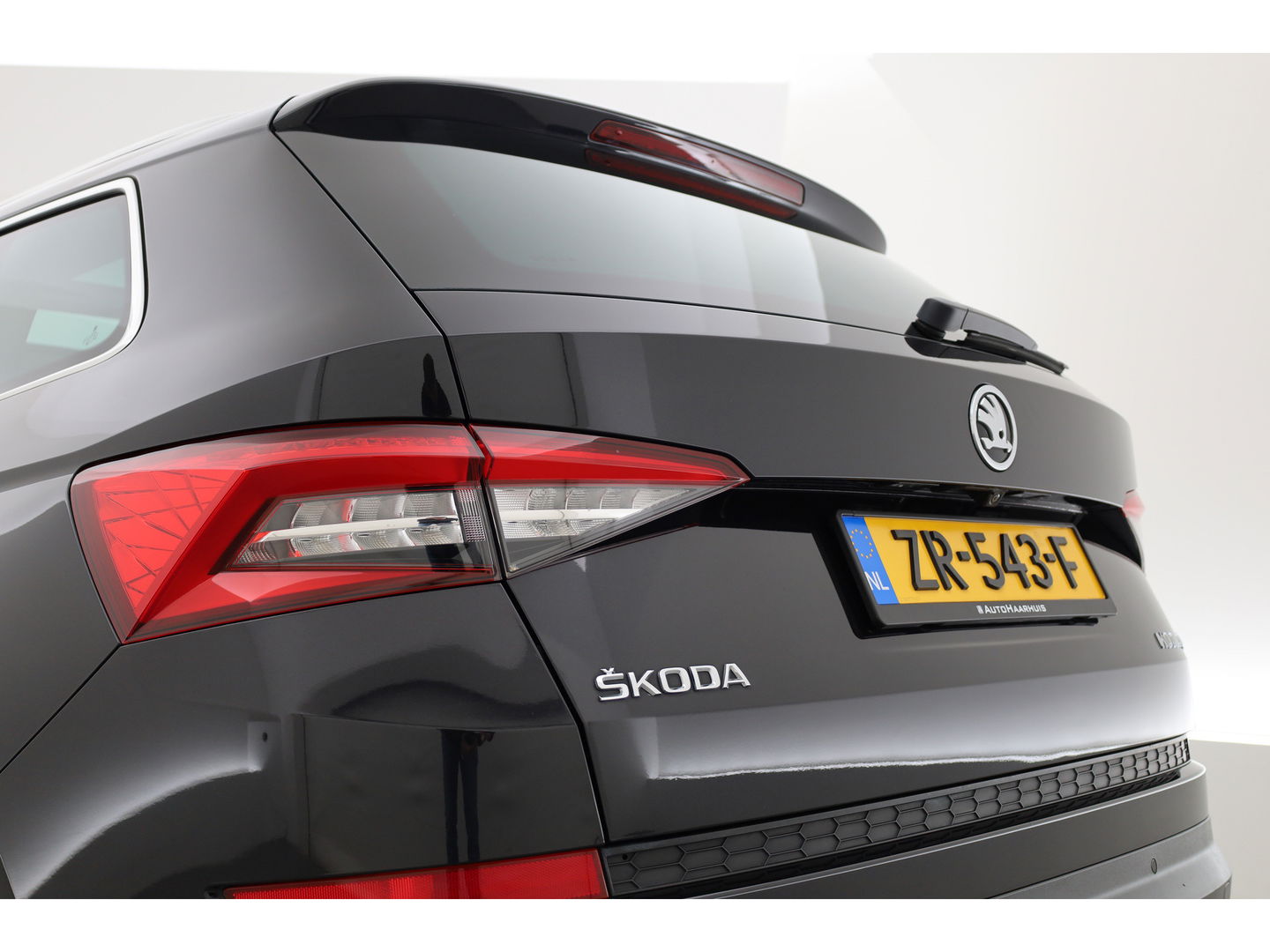 Škoda Kodiaq 1.5 TSI Style Business 7p. DSG | Pano | Camera | Trekhaak | Apple CarPlay | Dodehoekdet. | Stoelverw. | Keyless | Navi