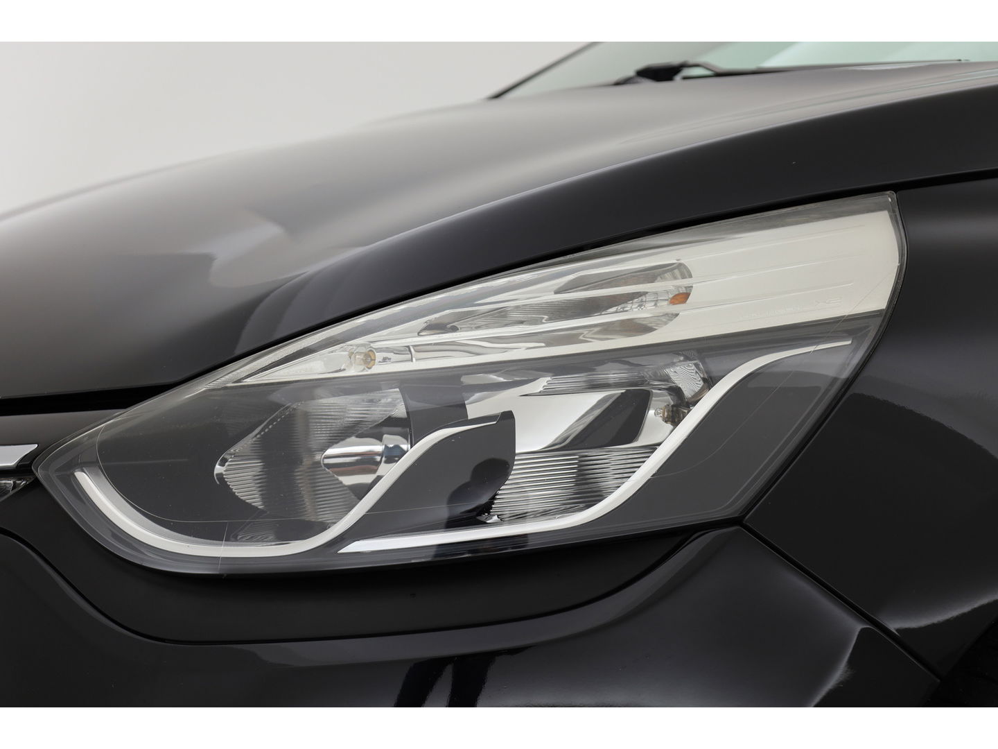 Renault Clio Estate 0.9 TCe | Navi | Cruise Control | PDC+A | Airco | Bluetooth | 16''