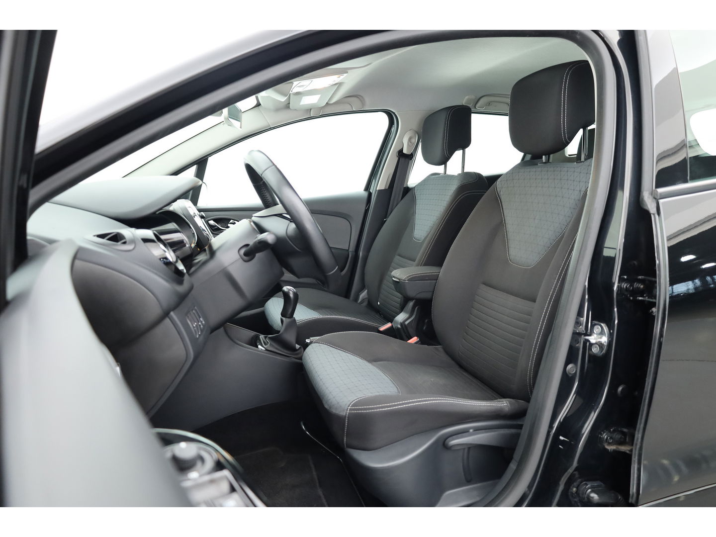 Renault Clio Estate 0.9 TCe | Navi | Cruise Control | PDC+A | Airco | Bluetooth | 16''