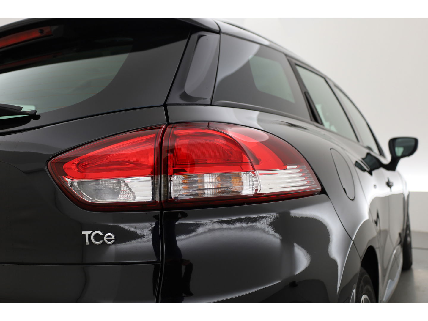 Renault Clio Estate 0.9 TCe | Navi | Cruise Control | PDC+A | Airco | Bluetooth | 16''