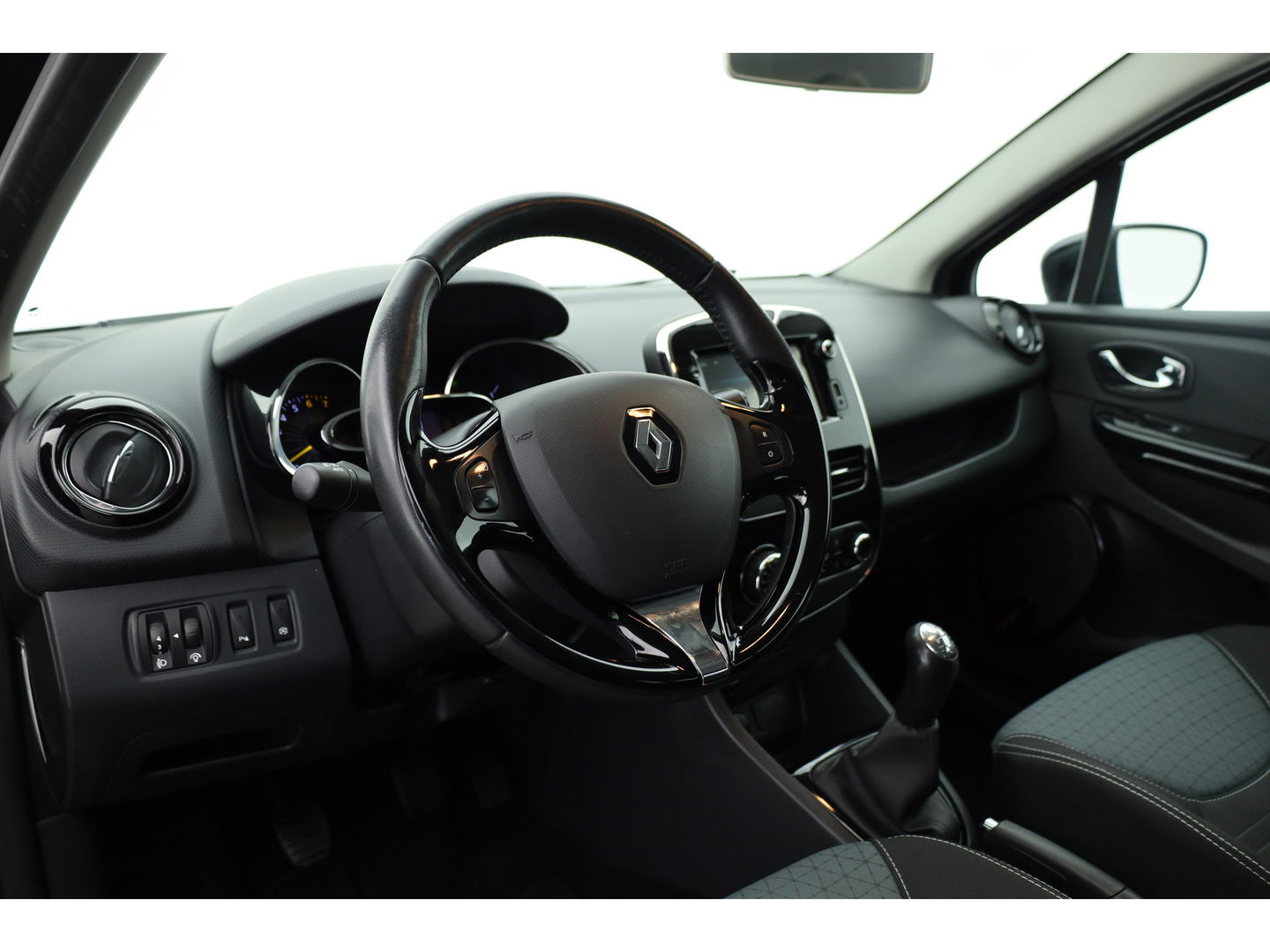 Renault Clio Estate 0.9 TCe | Navi | Cruise Control | PDC+A | Airco | Bluetooth | 16''