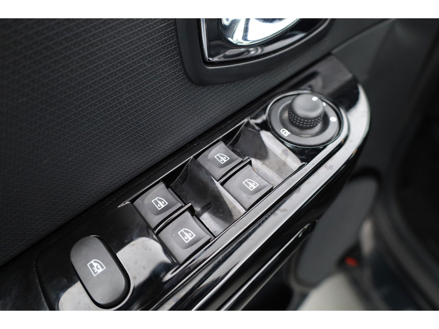 Renault Clio Estate 0.9 TCe | Navi | Cruise Control | PDC+A | Airco | Bluetooth | 16''