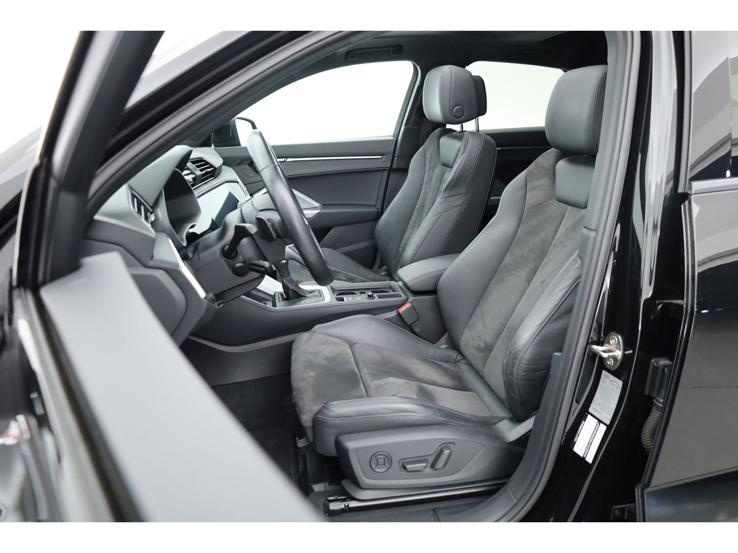 Audi Q3 Sportback 35 TFSI S Line | Pano | Bang & Olufsen | Standkachel | Camera | Adapt. Cruise | Elek. Trekhaak | Stoelverw. | Dodehoekdet. |