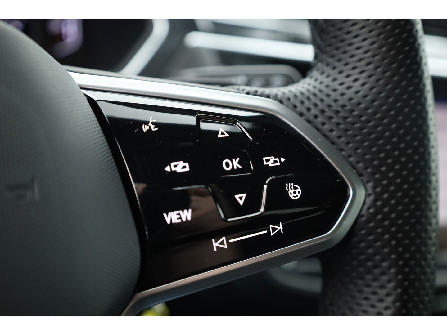 Volkswagen Tiguan 1.4 TSI eHybrid R-Line Black style | Pano | 360cam | Elek. Trekhaak | 19'' | Stoel- Stuurverw. | Adapt. Cruise |