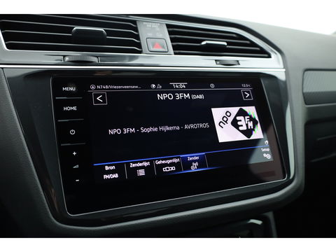 Volkswagen Tiguan 1.4 TSI eHybrid R-Line Black style | Pano | 360cam | Elek. Trekhaak | 19'' | Stoel- Stuurverw. | Adapt. Cruise |