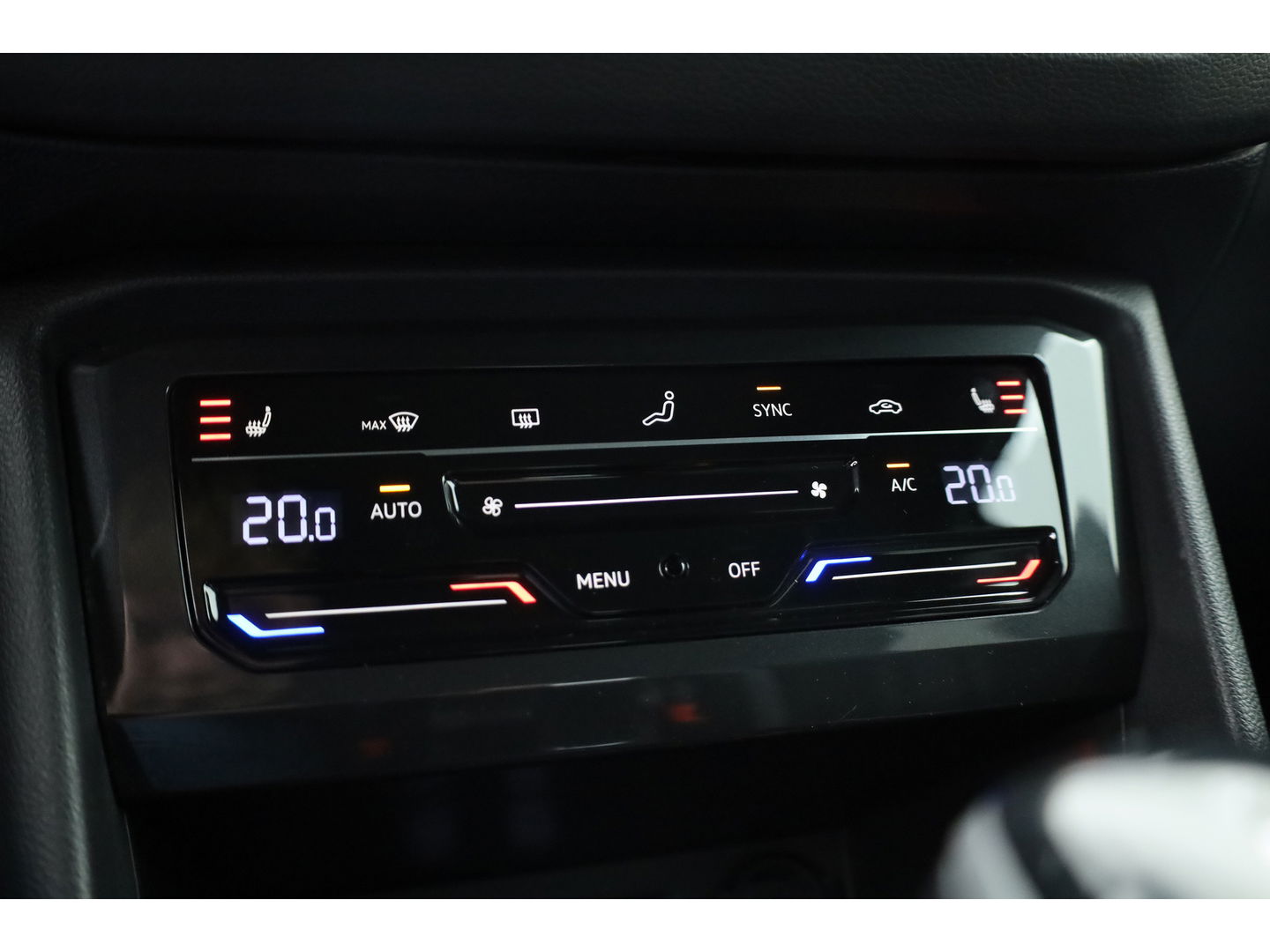 Volkswagen Tiguan 1.4 TSI eHybrid R-Line Black style | Pano | 360cam | Elek. Trekhaak | 19'' | Stoel- Stuurverw. | Adapt. Cruise |