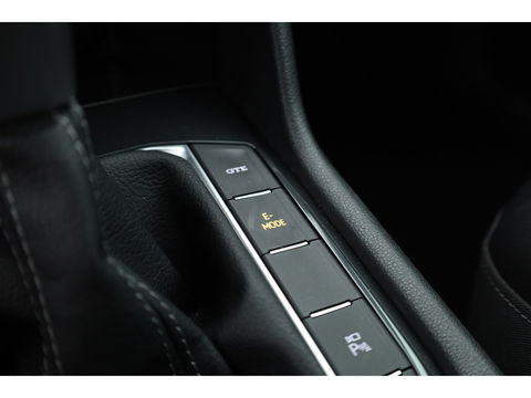 Volkswagen Tiguan 1.4 TSI eHybrid R-Line Black style | Pano | 360cam | Elek. Trekhaak | 19'' | Stoel- Stuurverw. | Adapt. Cruise |