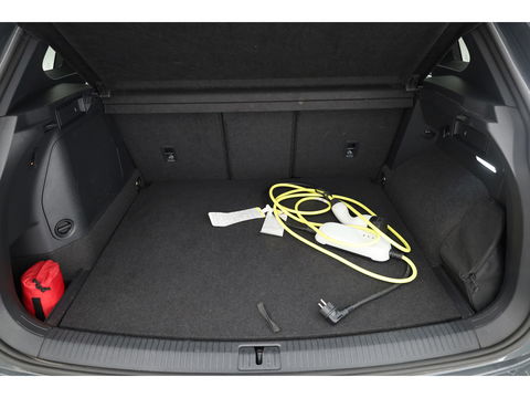 Volkswagen Tiguan 1.4 TSI eHybrid R-Line Black style | Pano | 360cam | Elek. Trekhaak | 19'' | Stoel- Stuurverw. | Adapt. Cruise |