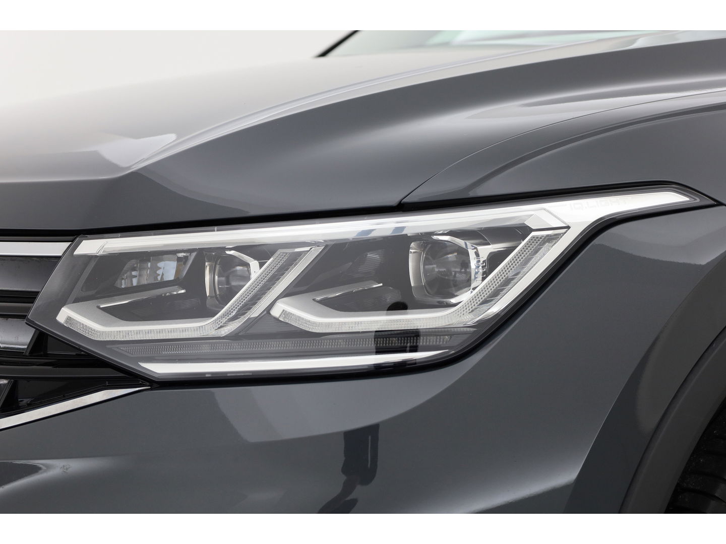 Volkswagen Tiguan 1.4 TSI eHybrid R-Line Black style | Pano | 360cam | Elek. Trekhaak | 19'' | Stoel- Stuurverw. | Adapt. Cruise |