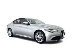 Alfa Romeo Giulia 2.2 Super Aut. *LEATHER-FABRIC | XENON | MEMORY-PACK | NAVI-FULLMAP | CAMERA | HEATED-COMFORT-SEATS | KEYLESS | PRIVACY-GLASS | SHIFT-PADDLES | ECC | PDC | CRUISE | 17''ALU*