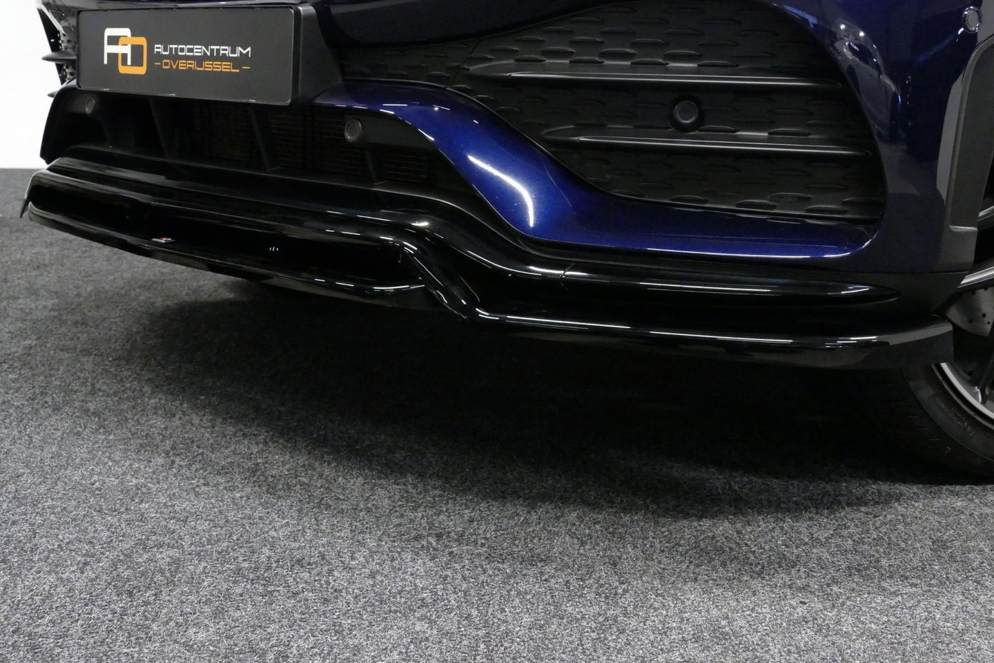 Mercedes-Benz GLC 300e 4MATIC AMG Line / Panamericana Grille / Panoramadak / Elektr. verstelbare voorstoelen + memory / Apple Carplay - Android Auto / Sfeerverlichting / Rondomzichtcamera / MANUFAKTUR kleur / Elektr. wegklapbare trekhaak / 21'' LMV / Keyless / LED High Per