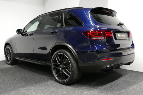 Mercedes-Benz GLC 300e 4MATIC AMG Line / Panamericana Grille / Panoramadak / Elektr. verstelbare voorstoelen + memory / Apple Carplay - Android Auto / Sfeerverlichting / Rondomzichtcamera / MANUFAKTUR kleur / Elektr. wegklapbare trekhaak / 21'' LMV / Keyless / LED High Per