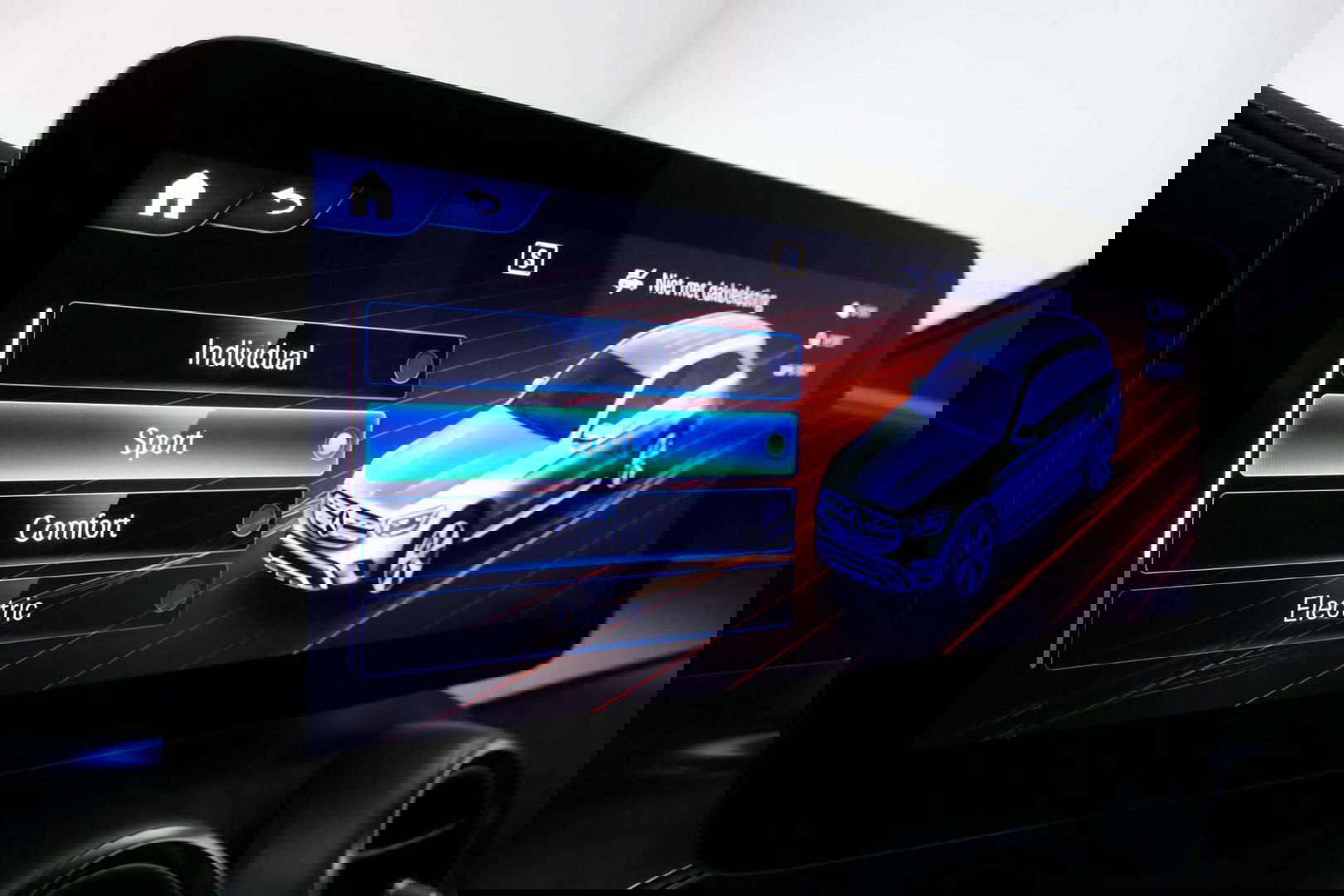 Mercedes-Benz GLC 300e 4MATIC AMG Line / Panamericana Grille / Panoramadak / Elektr. verstelbare voorstoelen + memory / Apple Carplay - Android Auto / Sfeerverlichting / Rondomzichtcamera / MANUFAKTUR kleur / Elektr. wegklapbare trekhaak / 21'' LMV / Keyless / LED High Per