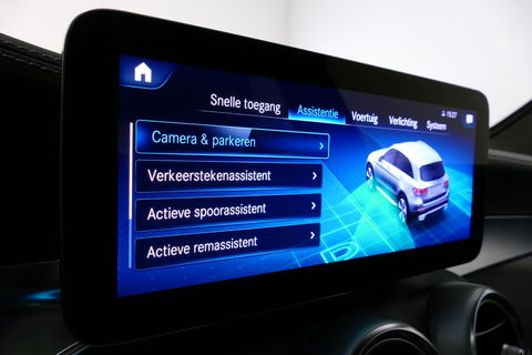 Mercedes-Benz GLC 300e 4MATIC AMG Line / Panamericana Grille / Panoramadak / Elektr. verstelbare voorstoelen + memory / Apple Carplay - Android Auto / Sfeerverlichting / Rondomzichtcamera / MANUFAKTUR kleur / Elektr. wegklapbare trekhaak / 21'' LMV / Keyless / LED High Per