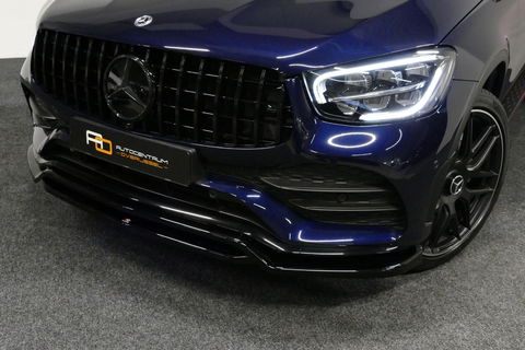 Mercedes-Benz GLC 300e 4MATIC AMG Line / Panamericana Grille / Panoramadak / Elektr. verstelbare voorstoelen + memory / Apple Carplay - Android Auto / Sfeerverlichting / Rondomzichtcamera / MANUFAKTUR kleur / Elektr. wegklapbare trekhaak / 21'' LMV / Keyless / LED High Per
