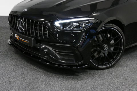 Mercedes-Benz C-Klasse 300 e AMG Line / C63s AMG Diffuser / Panamericana Grill / Panoramadak / Elektr. verstelbare voorstoelen + memory / Head-up Display / Ambienteverlichting Premium / Stoelverwarming / Apple Carplay - Android Auto / Rondomzichtcamera / 20'' LMV / LED High Per