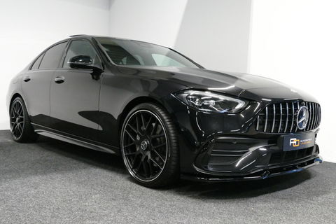 Mercedes-Benz C-Klasse 300 e AMG Line / C63s AMG Diffuser / Panamericana Grill / Panoramadak / Elektr. verstelbare voorstoelen + memory / Head-up Display / Ambienteverlichting Premium / Stoelverwarming / Apple Carplay - Android Auto / Rondomzichtcamera / 20'' LMV / LED High Per