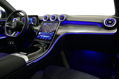 Mercedes-Benz C-Klasse 300 e AMG Line / C63s AMG Diffuser / Panamericana Grill / Panoramadak / Elektr. verstelbare voorstoelen + memory / Head-up Display / Ambienteverlichting Premium / Stoelverwarming / Apple Carplay - Android Auto / Rondomzichtcamera / 20'' LMV / LED High Per